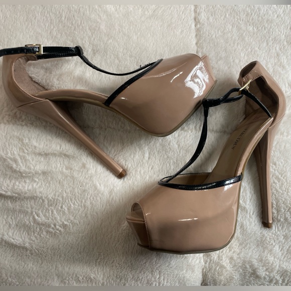Women’s High Heels - Picture 1 of 9